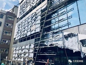 鋁單板為廣場(chǎng)換新衣 力克建材金驪城廣場(chǎng)工程案例解析